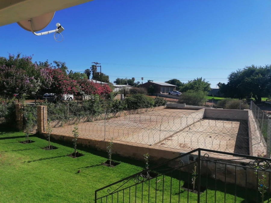 5 Bedroom Property for Sale in Olyfvenhoudtsdrift Northern Cape